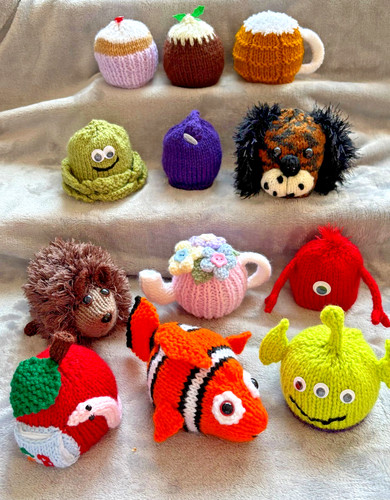 Single hand knitted chocolate - single,