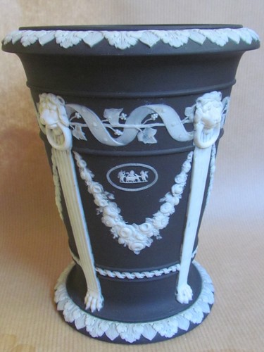 Wedgwood black jasper flared - wedgwood,