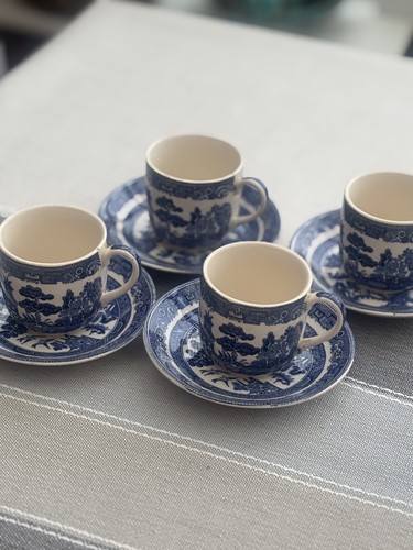 Vintage blue white - &,