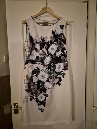 Stunning phase eight - eight, dress