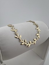 9ct yellow gold 9mm - wide, leaf