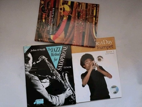 Saxophone player books - player,