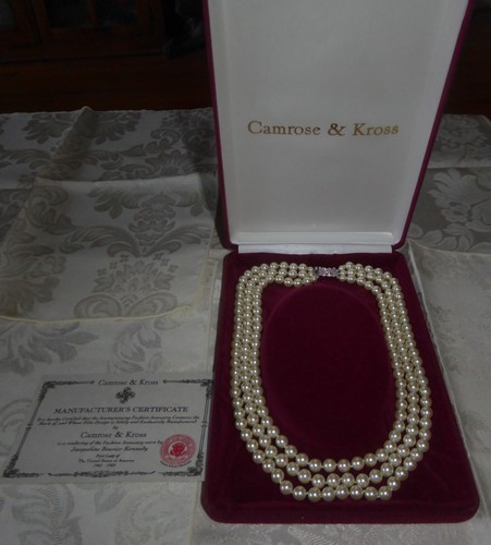 Vintage camrose kross - &,