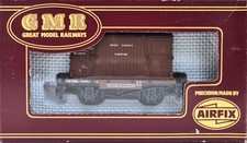 Airfix 54332-1 BR Conflat Wagon B735833 & British Railways Furniture Container
