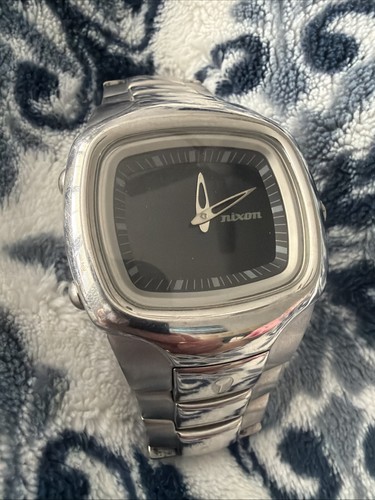 Nixon men watch the - nixon,