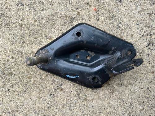Peugeot 106 top gearbox mount - top,