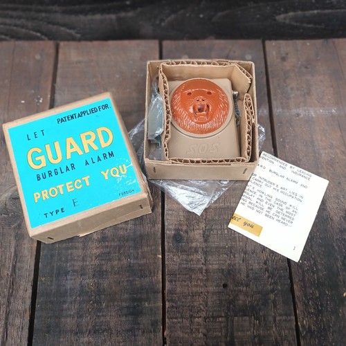 Vintage boxed guard type - guard, e