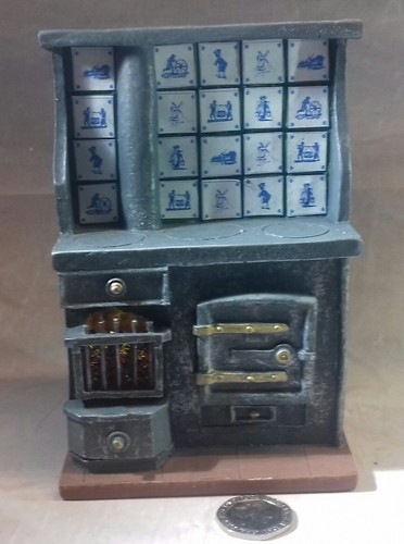 Dolls house heavy resin - house,