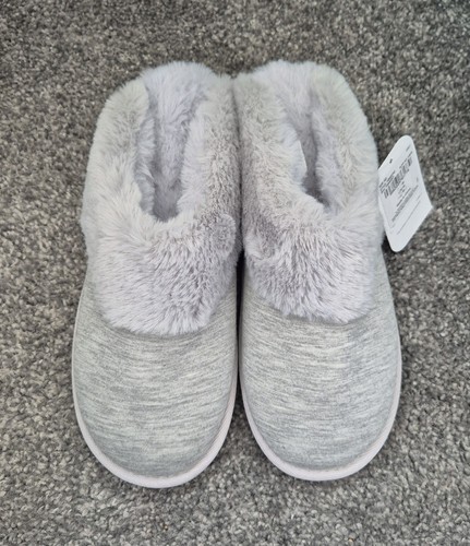 Grey slippers size medium - tu,