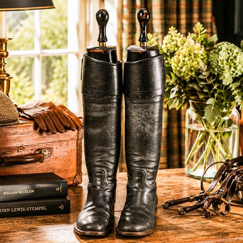 Country chic black leather - chic,