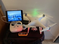 Dji Phantom 4 - not a phantom 3 - so why not upgrade now? + iPad - good kit-Read