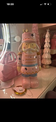 Led pink nutcracker - led,