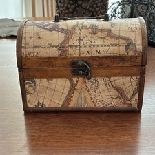 Medium brown wood treasure - brown,