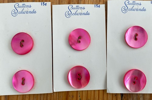 Mother pearl buttons - of,