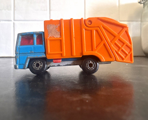 Diecast garbage truck toy - truck,