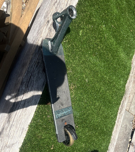 Blunt black scooter - black,