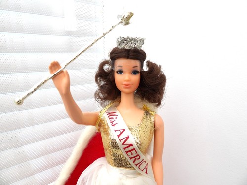 Barbie walk lively - lively, miss