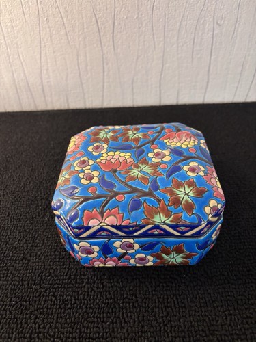 Square section box floral - square,