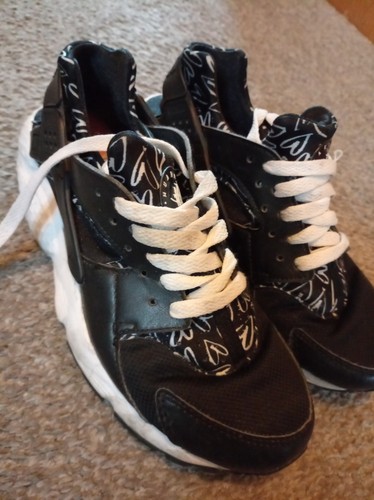 Nike huarache loveheart black - huarache,