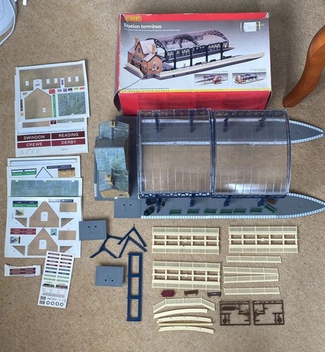 Hornby station terminus oo - |,