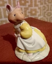 Royal Doulton Brambly Hedge 'Old Vole' Figure DBH13 and 'Catkin' DBH12 1985