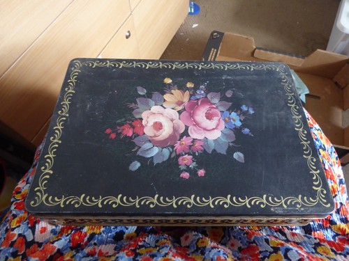 Vintage collectors sweet tin - sweet,