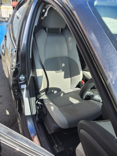 Seat front right toyota yaris - front,