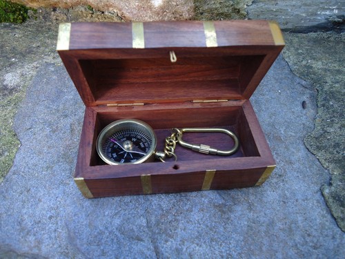 Sea chest with - sea, brass