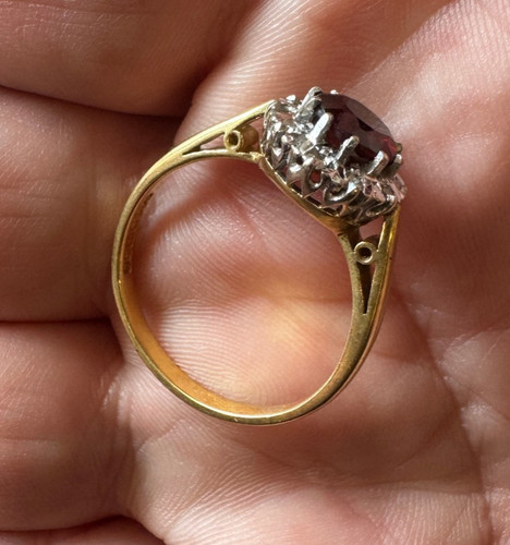 Diamond garnet ring 18ct - diamond,