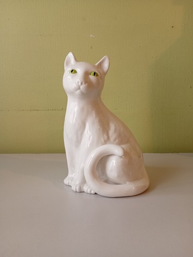 Vintage large white ceramic - vintage,