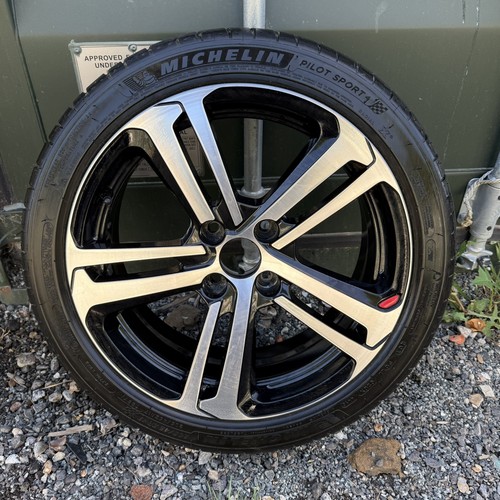 Peugeot 208 line - gt, 17”