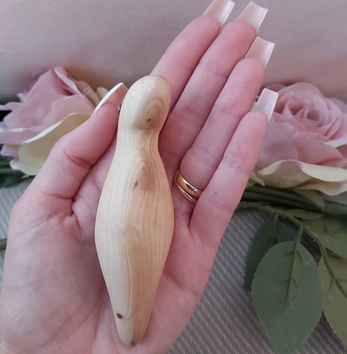 Holding mary handheld wooden - "holding,