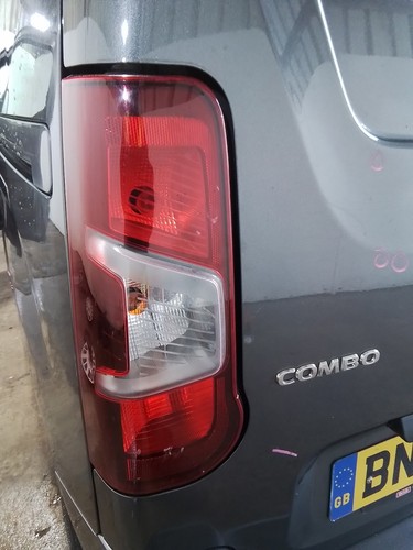 Tail light vauxhall combo - vauxhall,