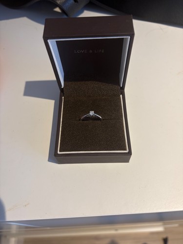 9ct white gold diamond - gold,