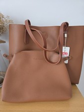 BNWT Claudia Canova Ladies Tan