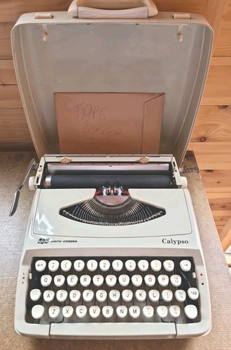 Typewriter smith corona - typewriter,