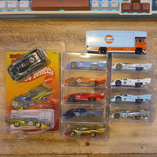 Hot wheels - (12),