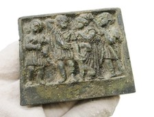 ANCIENT ROMAN BRONZE PLAQUE MOUNT DEPICTING A SCENE, SENATORIAL ARTIFACT