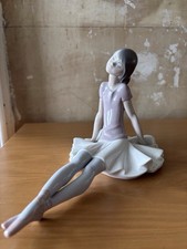 Lladro 1356 "Phyllis"
