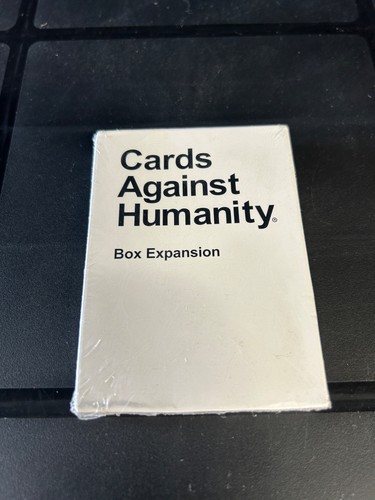 Cards against humanity box - cards,