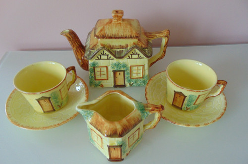 Keele street pottery cottage - street,