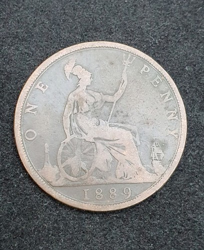 1889 queen victoria bun head - victoria,
