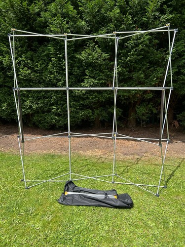 3x3 pop curved display - up,