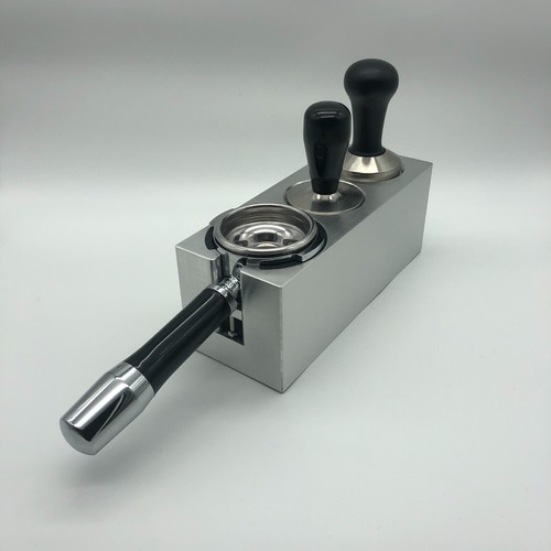 Tamper station strainer - station,