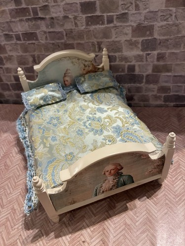 Dolls house scale - dolls, 1/12