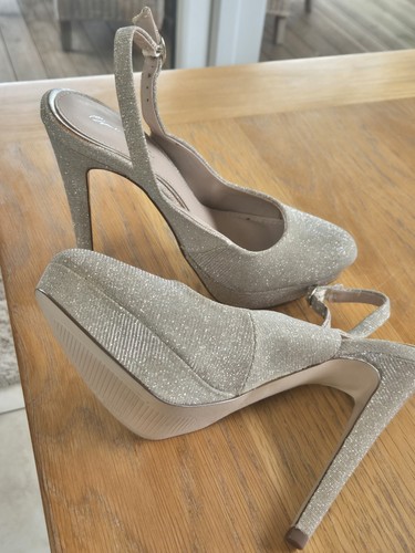 Unworn next size silver - 5.5,