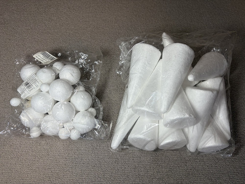 Polystyrene shapes balls - ,