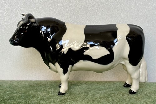Beswick friesian bull - beswick,