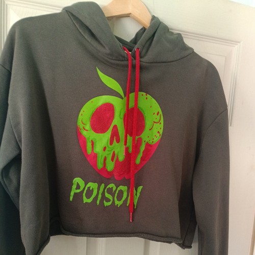 Disney poison apple cropped - disney,
