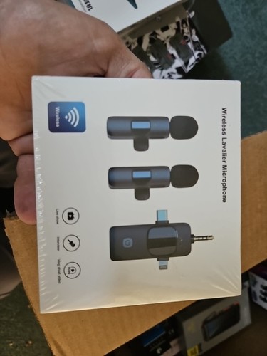 Wireless microphone set - wireless, of
